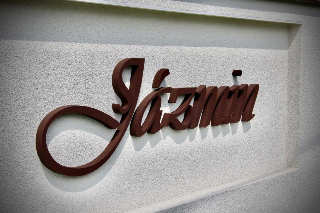 Jazmin Apartmany Veľký Meder Bagian luar foto